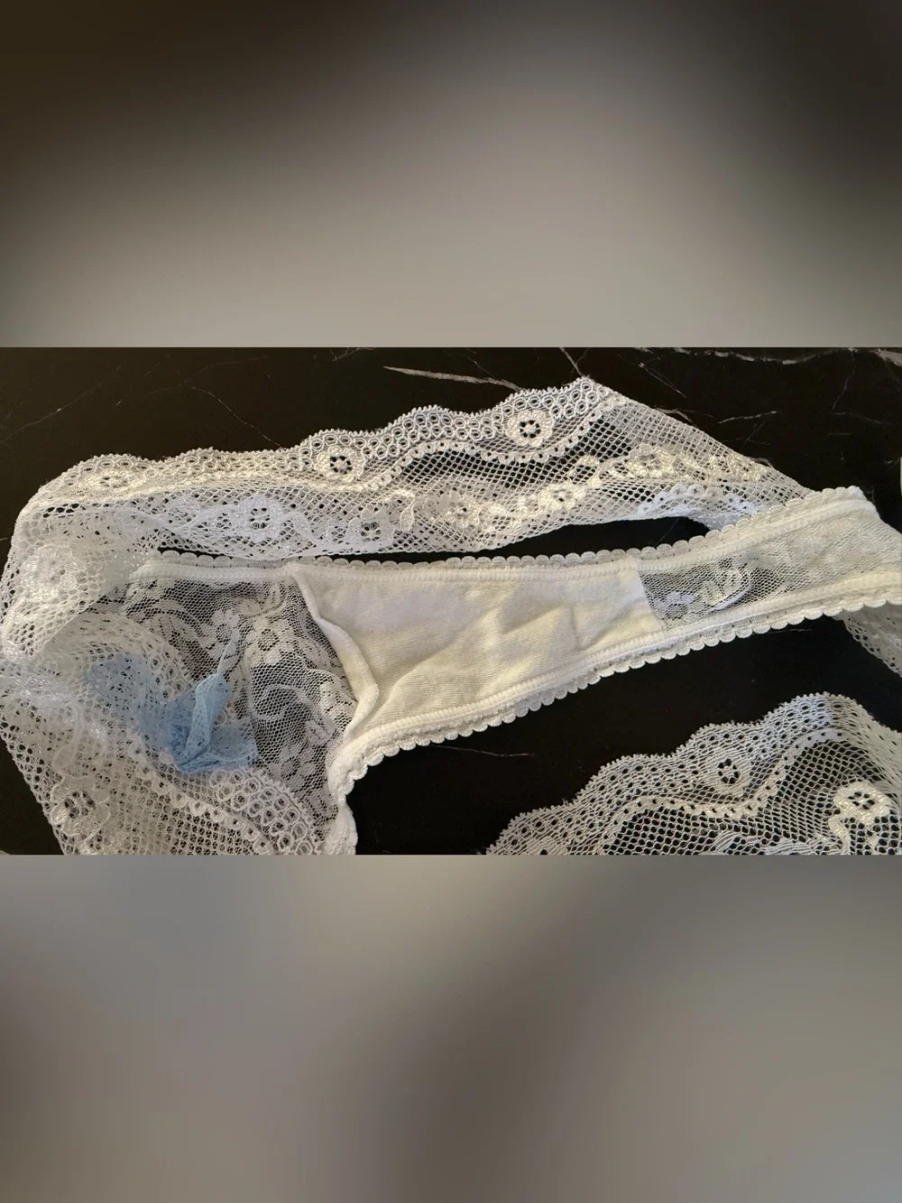 b.tempt'd by Wacoal Lace Kiss Thong - Size S NWOT - White/Blue Bow - Picture 5 of 5